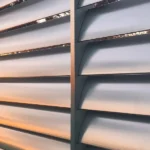 aluminium louvre screen